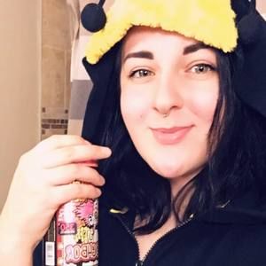 Meet your Posher, Chloe